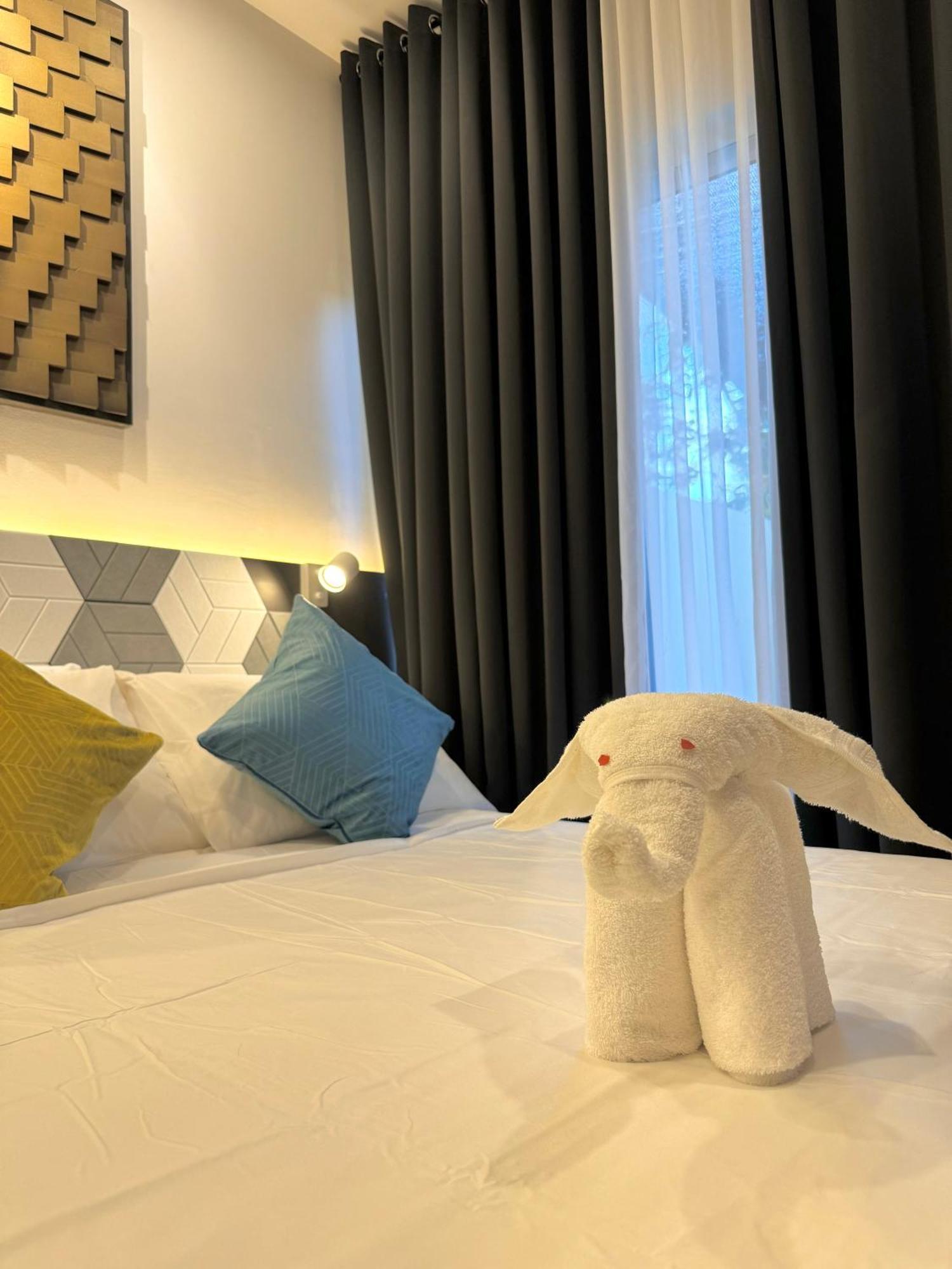 Fullerton Suites Puting Kahoy Exterior foto